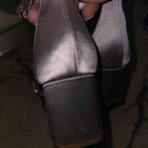 Jewel Badgley Mishchka silver rhinestone t strap block heels formal bridal 7 - Picture 12 of 14